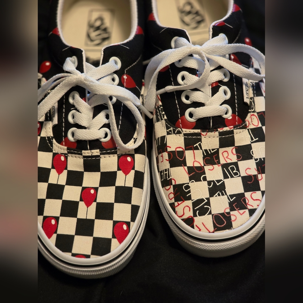 Vans x IT House Of Terror Old Skool Special Edition Shoes - Picture 4 of 5
